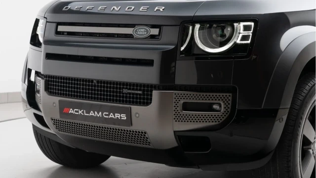 Land Rover Defender (22 Reg) 90 3.0 D250 X-Dynamic HSE (Bespoke Explorer) Image 8