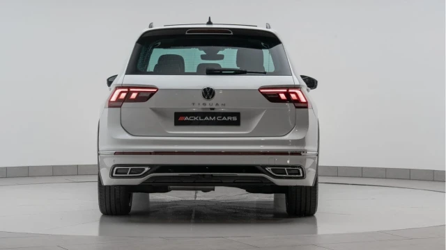 Volkswagen Tiguan (22 Reg) 2.0TDI R-Line DSG Image 5
