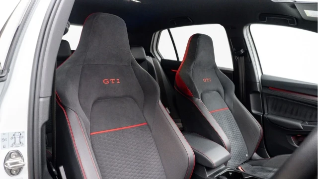 Volkswagen Golf (74 Reg) 2.0TSI Clubsport DSG (Mk8.5) Image 3
