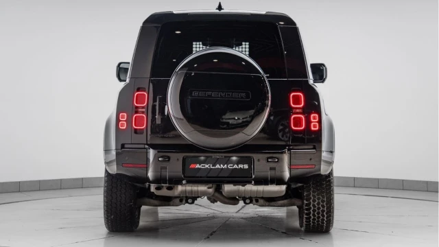 Land Rover Defender (25 Reg) 90 3.0 D250 X-Dynamic SE Hard Top Commercial (3 Seat) (+VAT) Image 8