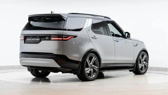 Land Rover Discovery (72 Reg) 3.0 D300 R-Dynamic SE Image 6