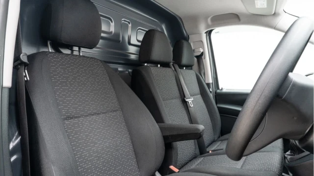 Mercedes-Benz Vito (22 Reg) 114 2.0D Progressive LWB (3 Seat) (+VAT) Image 3