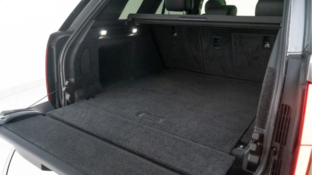 Land Rover Range Rover (74 Reg) 3.0 D350 SE Image 4