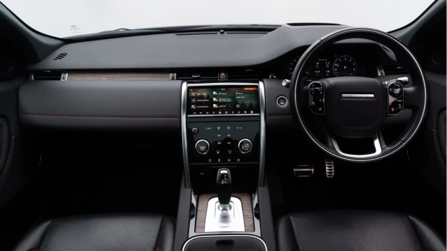 Land Rover Discovery Sport (69 Reg) 1.5 P300e R-Dynamic SE Hybrid (VAT Q) Image 2