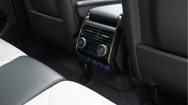 Land Rover Range Rover Sport (73 Reg) 3.0 P460e Autobiography Hybrid (Black Pack) Image 8