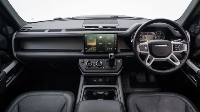 Land Rover Defender (23 Reg) 90 3.0 D250 HSE (Bespoke) Image 2