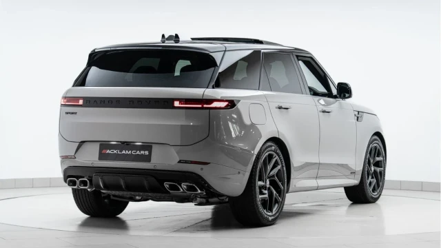 Land Rover Range Rover Sport (75 Reg) 4.4 P530 V8 Autobiography (Black Pack) Image 5