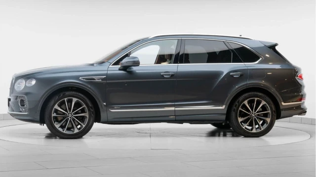 Bentley Bentayga (22 Reg) 3.0 V6 Hybrid Image 4