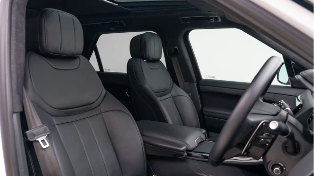 Land Rover Range Rover Sport (73 Reg) 3.0 D350 Autobiography (Black Pack) Image 3