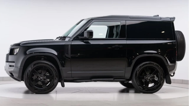 Land Rover Defender (74 Reg) 90 3.0 D250 S Hard Top Commercial (3 Seat) (+VAT) Image 4