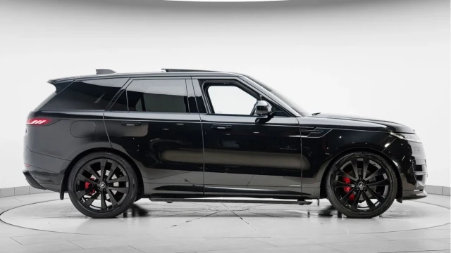 Land Rover Range Rover Sport (72 Reg) 3.0 D300 Autobiography (Black Pack) Image 5
