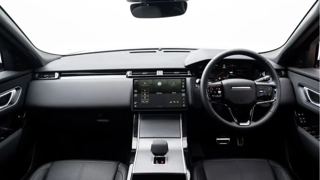 Land Rover Range Rover Velar (24 Reg) 2.0 P250 Dynamic SE Image 2