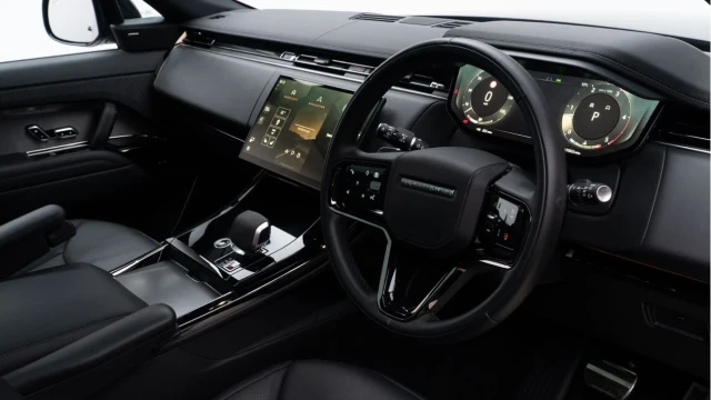 Land Rover Range Rover Sport (24 Reg) 3.0 D300 Dynamic SE (Black Pack) Image 6