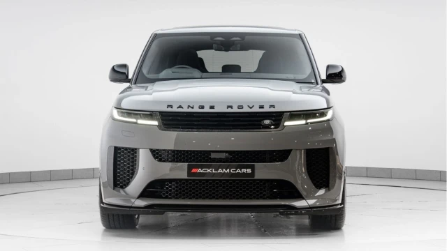 Land Rover Range Rover Sport (75 Reg) 4.4 V8 P635 Edition Two Image 4