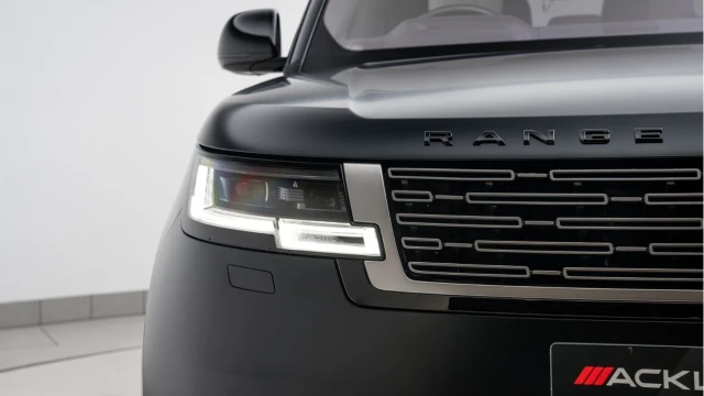 Land Rover Range Rover (23 Reg) 4.4 V8 P530 Autobiography LWB 7 Seat (SV Satin) Image 5