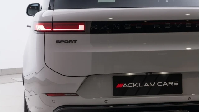 Land Rover Range Rover Sport (24 Reg) 3.0 D300 Dynamic SE (Black Pack) Image 7