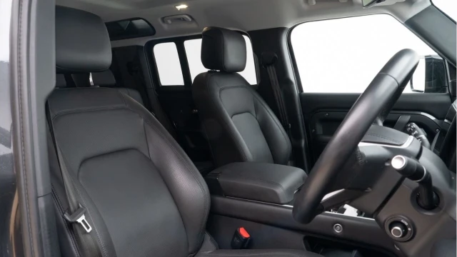 Land Rover Defender (74 Reg) 110 3.0 D350 X-Dynamic HSE Hard Top Commercial (5 Seat) (+VAT) Image 3