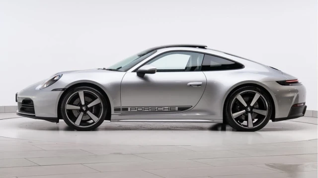 Porsche 911 (74 Reg) 3.0 Carrera PDK Coupe (992.2) Image 3