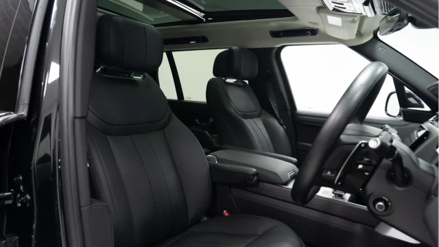 Land Rover Range Rover (74 Reg) 3.0 D350 Autobiography LWB 7 Seat (VAT Q) Image 3