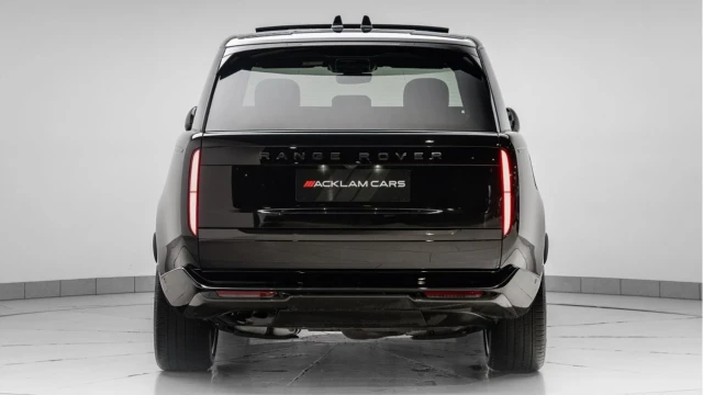 Land Rover Range Rover (75 Reg) 3.0 D300 Edition Image 7
