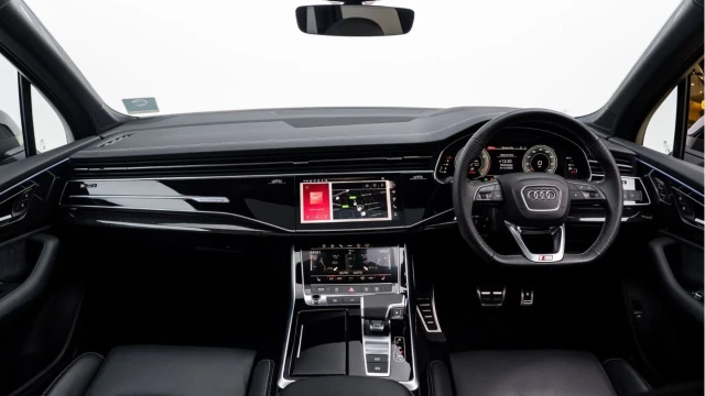 Audi Q7 (25 Reg) 3.0 55TFSI Black Edition Quattro Image 2