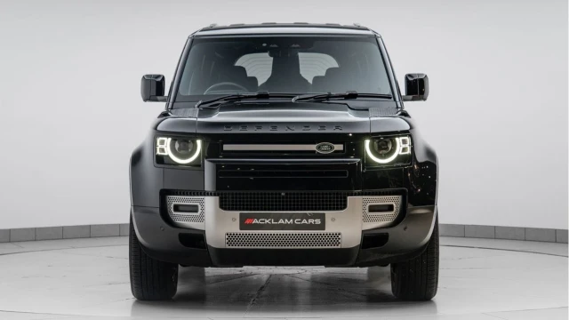 Land Rover Defender (75 Reg) 110 3.0 D250 S Hard Top Commercial (3 Seat) (+VAT) Image 6