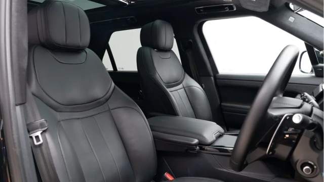 Land Rover Range Rover Sport (73 Reg) 3.0 D350 Autobiography (Black Pack) Image 3