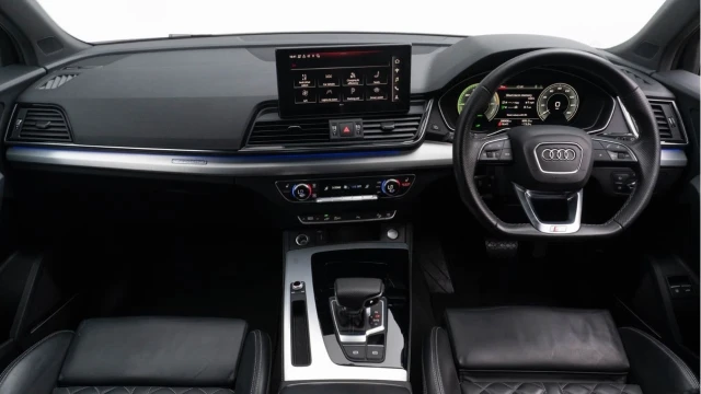 Audi Q5 (21 Reg) 2.0 55TFSI E Competition Quattro Hybrid Image 2