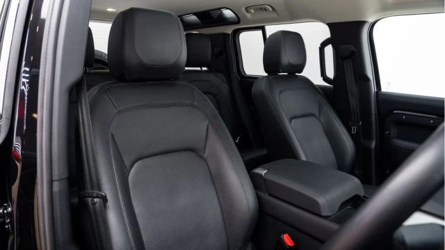Land Rover Defender (24 Reg) 110 3.0 D250 XS Edition Image 3