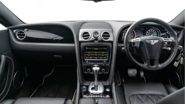 Bentley Continental (15 Reg) 4.0 V8 Concours Series Coupe Image 2