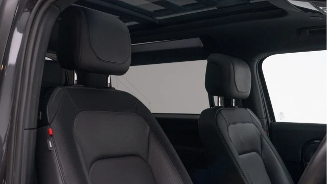 Land Rover Defender (22 Reg) 90 3.0 D250 X-Dynamic HSE (Bespoke Explorer) Image 3