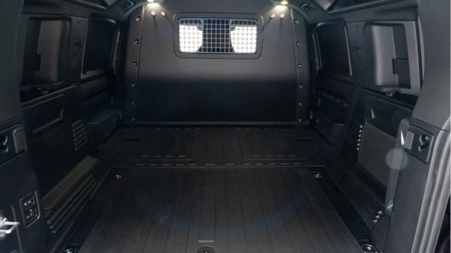 Land Rover Defender (74 Reg) 110 3.0 D350 X-Dynamic HSE Hard Top Commercial (3 Seat) (+VAT) Image 5