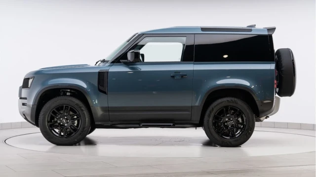 Land Rover Defender (74 Reg) 90 3.0 D250 S Hard Top Commercial (3 Seat) (+VAT) Image 5
