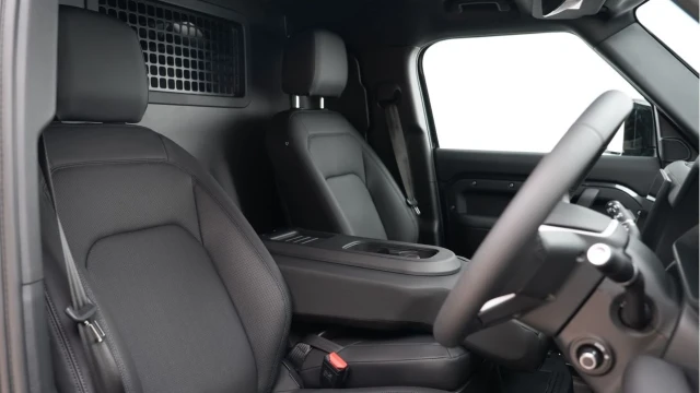 Land Rover Defender (74 Reg) 110 3.0 D250 X-Dynamic HSE Hard Top Commercial (3 Seat) (+VAT) Image 3
