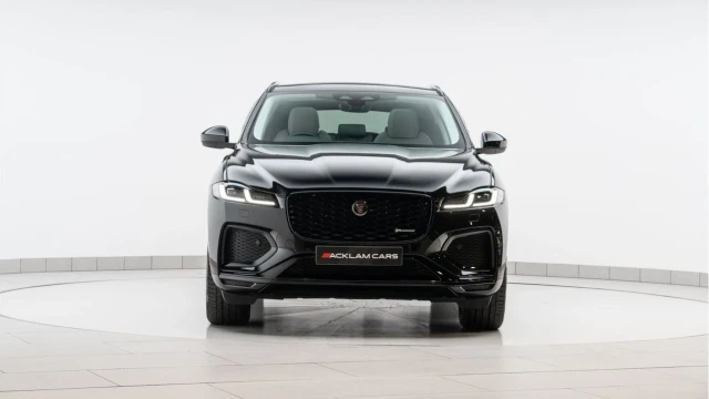 Jaguar F-pace (72 Reg) 2.0 D200 R-Dynamic Black Image 8