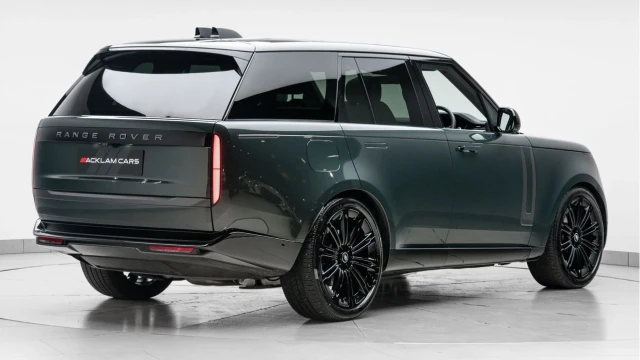 Land Rover Range Rover (75 Reg) 3.0 D300 Edition (Shadow Pack) Image 6