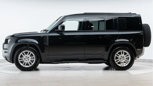 Land Rover Defender (25 Reg) 110 3.0 D250 S (7 Seat) Image 2