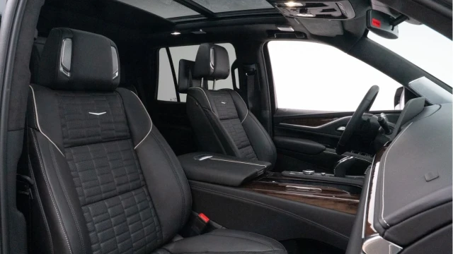 Cadillac Escalade (24 Reg) 600 6.2 V8 Sport Platinum (8 Seater) (VAT Q) Image 3