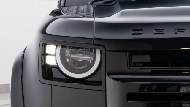 Land Rover Defender (21 Reg) 110 D250 X-Dynamic S (7 Seat) Image 8