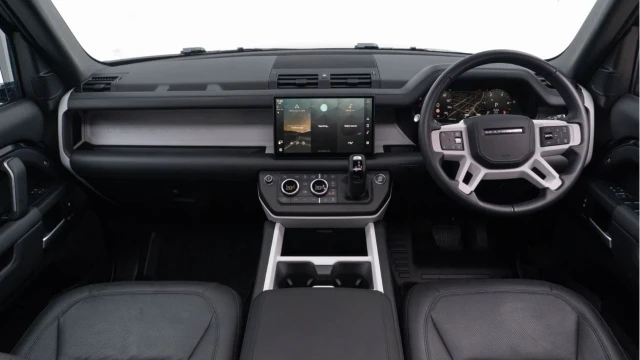 Land Rover Defender (25 Reg) 110 3.0 D350 X-Dynamic HSE (7 Seat) Image 2