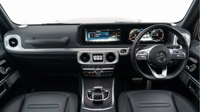Mercedes-Benz G Class (71 Reg) G400 2.9D AMG Line Premium 4Matic (Night Pack) Image 2