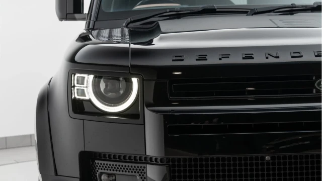 Land Rover Defender (23 Reg) 110 3.0 D300 X (7 Seat) Image 8