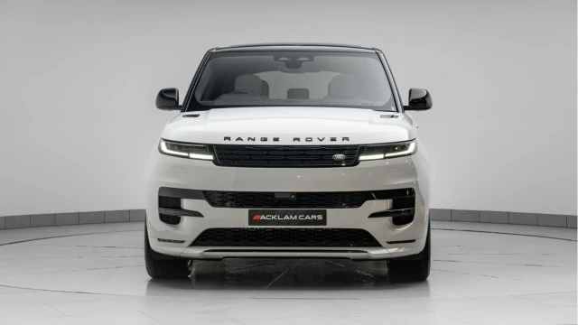 Land Rover Range Rover Sport (73 Reg) 3.0 D300 Dynamic SE (Black Pack) Image 4