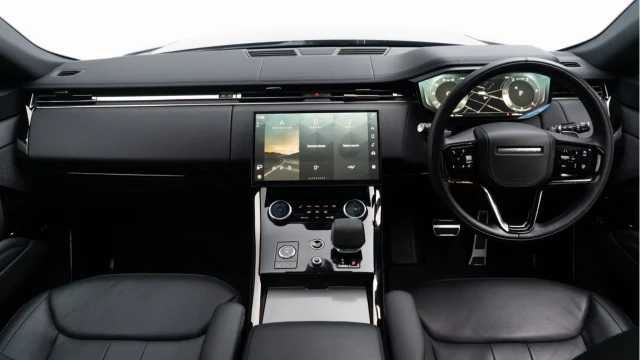 Land Rover Range Rover Sport (72 Reg) 3.0 D300 Dynamic SE Image 2