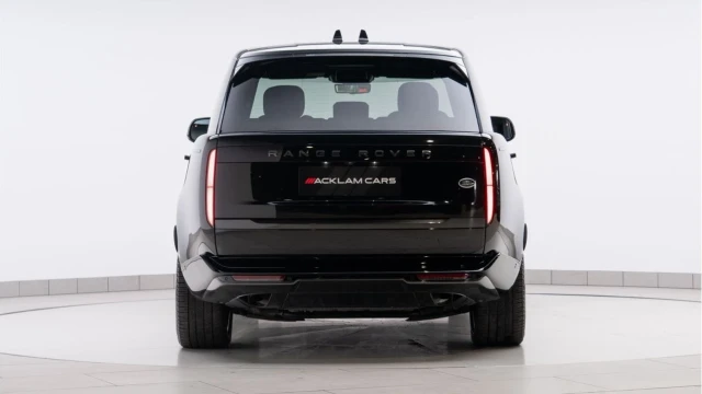 Land Rover Range Rover (72 Reg) 3.0 P440e HSE Hybrid (Shadow Pack) Image 7