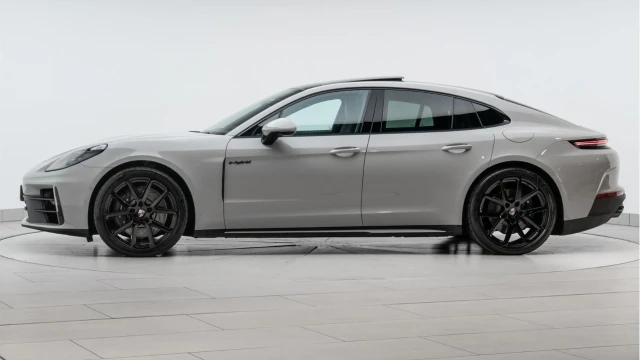 Porsche Panamera (74 Reg) 4 2.9 V6 e-hybrid Image 4