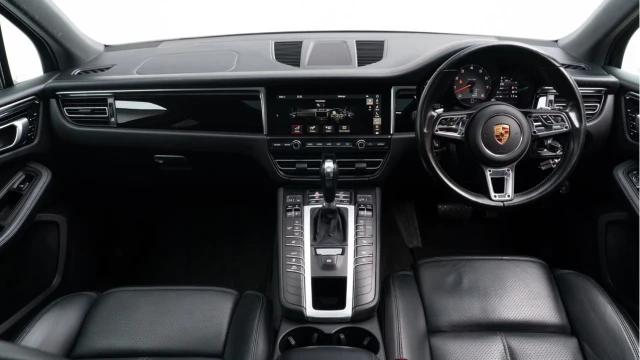 Porsche Macan (21 Reg) 3.0 Macan S PDK Image 2