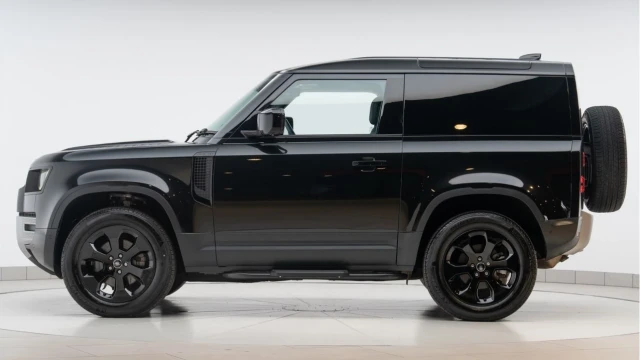 Land Rover Defender (24 Reg) 90 3.0 D250 HSE Hard Top Commercial (+VAT) Image 5