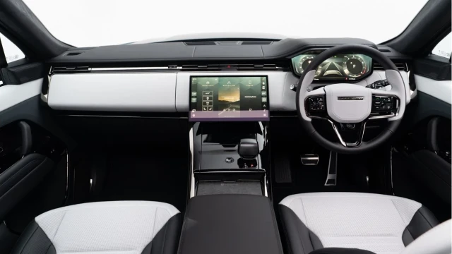 Land Rover Range Rover Sport (75 Reg) 4.4 V8 P635 SV Edition Two Image 2
