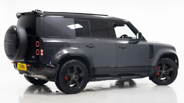 Land Rover Defender (73 Reg) 110 3.0 D300 X Hard Top Commercial (+VAT) Image 8